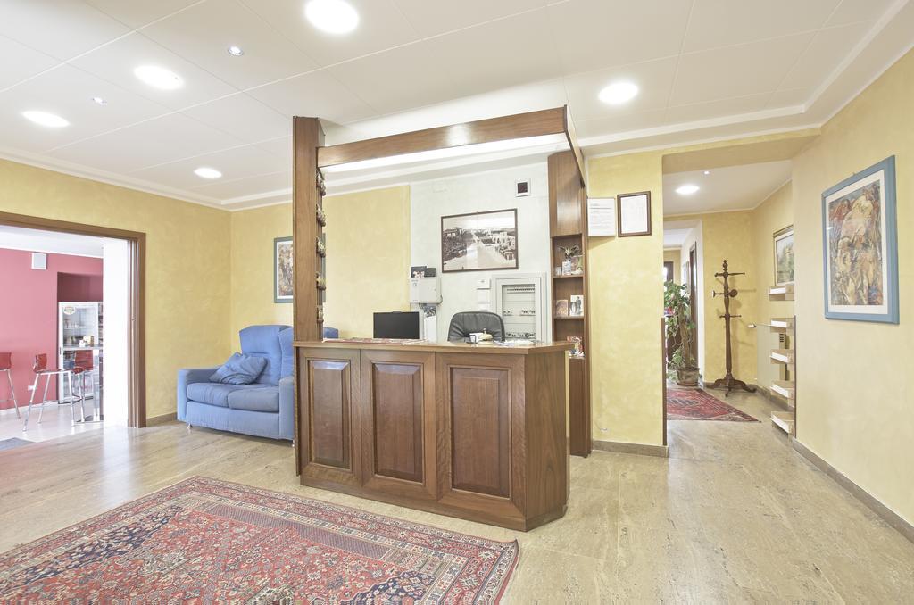 Hotel Valentini Inn Foligno Extérieur photo